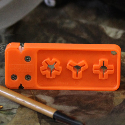 ACCUSHARP KNIFE SHARPENER AND WRENCH